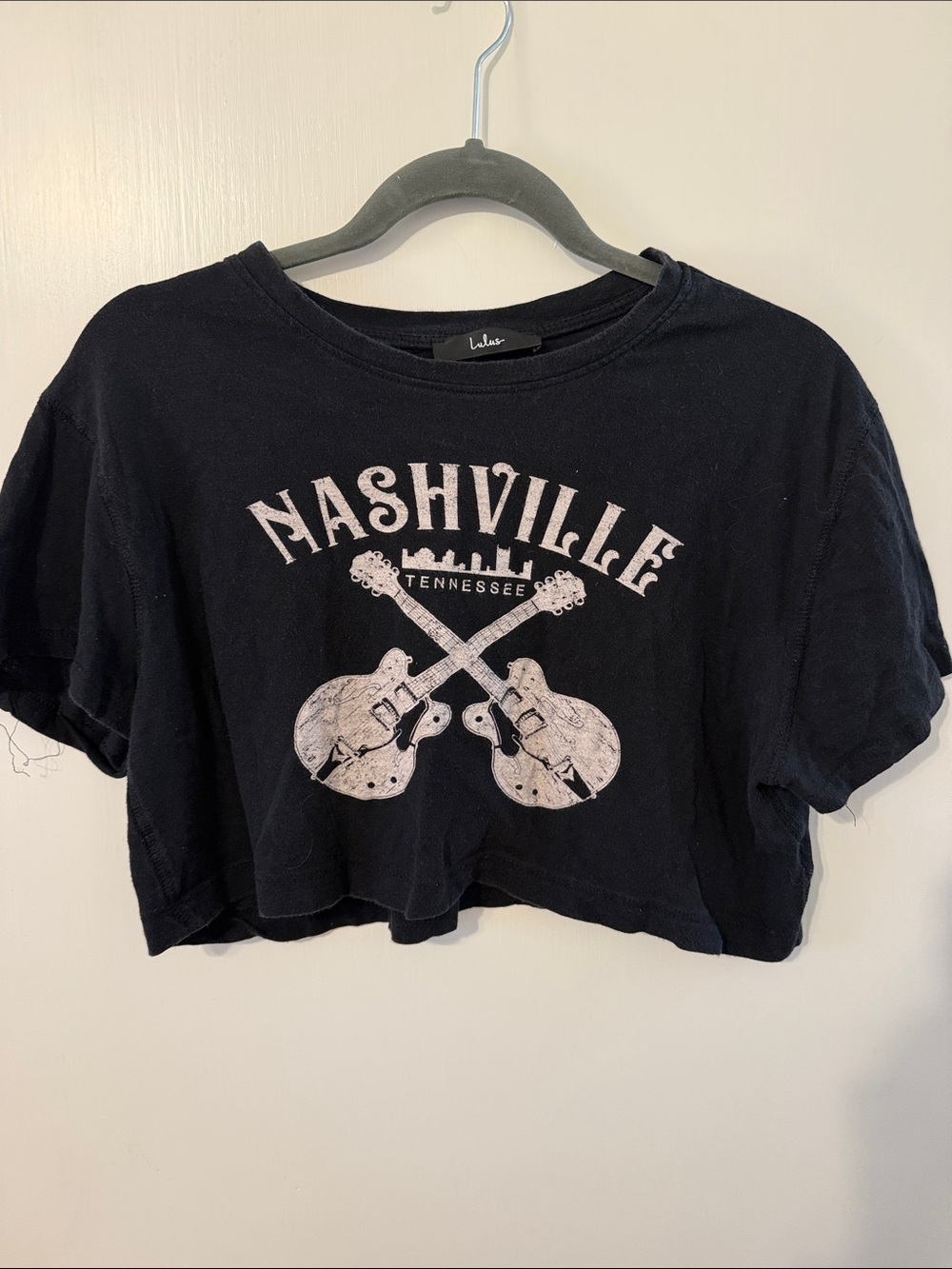 lulu’s black cropped Nashville Graphic Tee